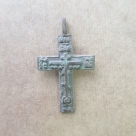 №7 Старинный металлический нательный христианский крестик, немного погнут, размеры 5х3
